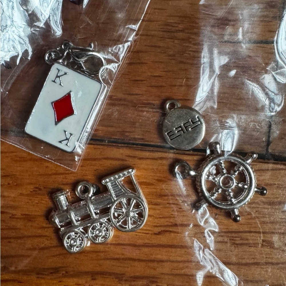 EFFY Made with Love Amulet Charm Holder with 4 Charms - Picture 3 of 4